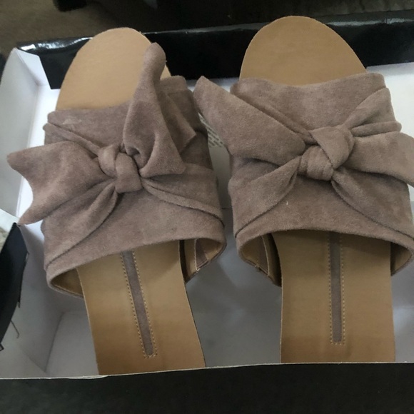 New Directions suede flats - Picture 2 of 6